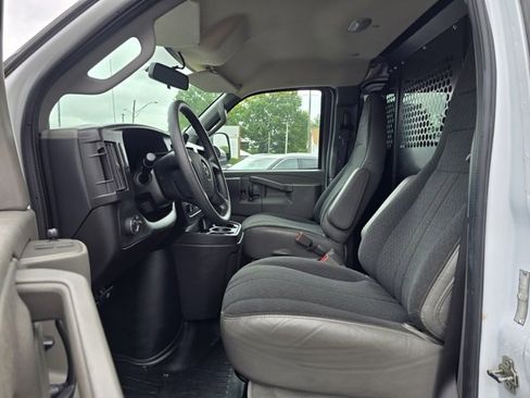 Used 2023 Chevrolet Express 2500 w/ Driver Convenience Package image 16