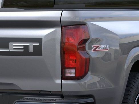 Used 2026 Chevrolet Colorado Z71 w/ Technology Package AWD/4WD image 11