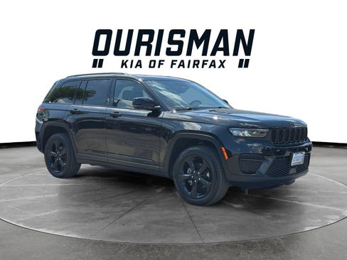 Used 2022 Jeep Grand Cherokee Altitude AWD/4WD image 1
