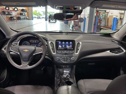 Used 2024 Chevrolet Malibu LT FWD image 12