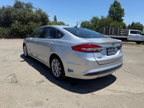Used 2018 Ford Fusion Energi SE FWD image 3