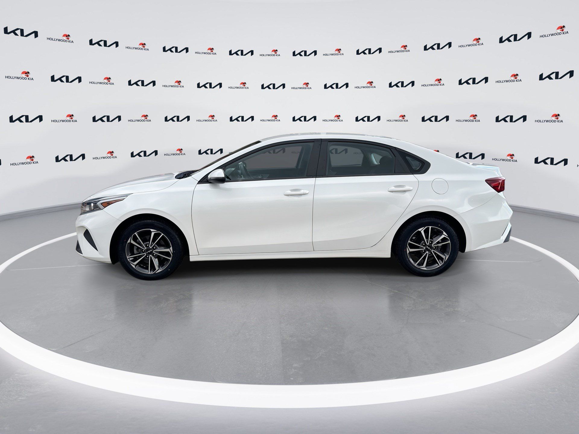 Certified 2023 Kia Forte LXS w/ LXS Technology Package FWD image 5
