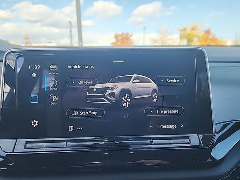 Certified 2025 Volkswagen Atlas Cross Sport SE image 16