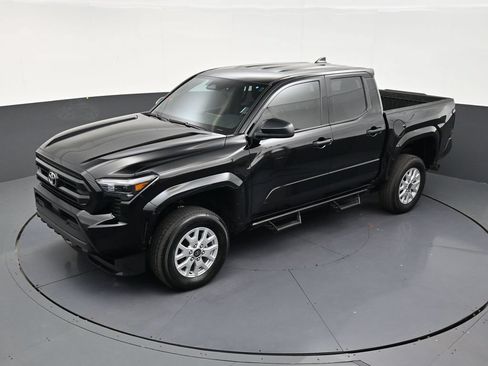 Used 2025 Toyota Tacoma SR AWD/4WD image 12