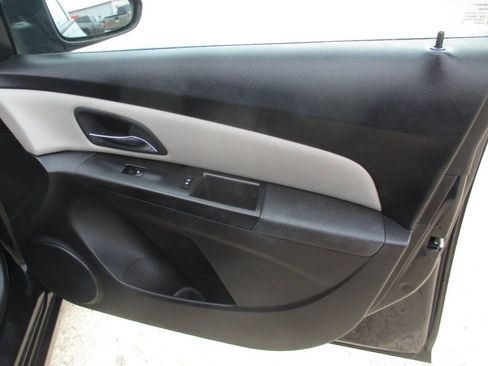 Used 2016 Chevrolet Cruze LS FWD image 29