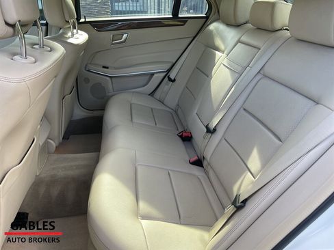 Used 2014 Mercedes-Benz E 350 Sedan image 27