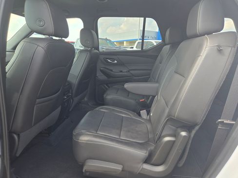 Used 2023 Chevrolet Traverse LT FWD image 13