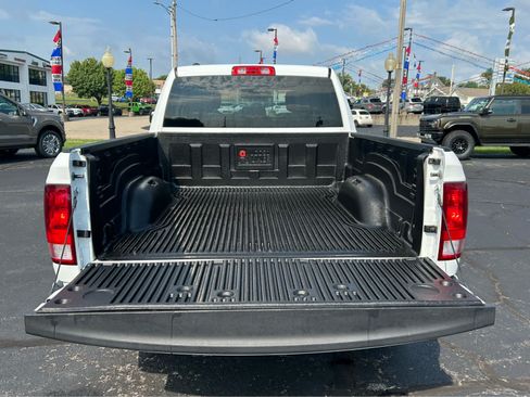 Used 2017 RAM 1500 Express RWD image 6