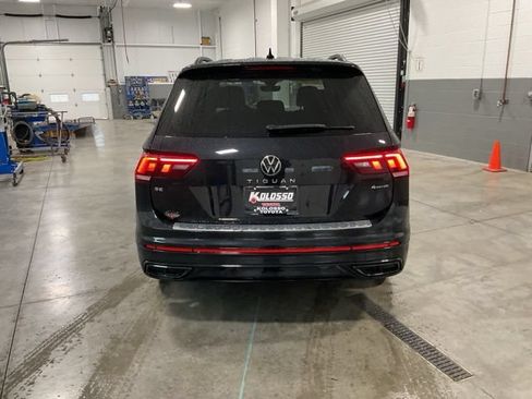Used 2022 Volkswagen Tiguan SE R-Line AWD/4WD image 5