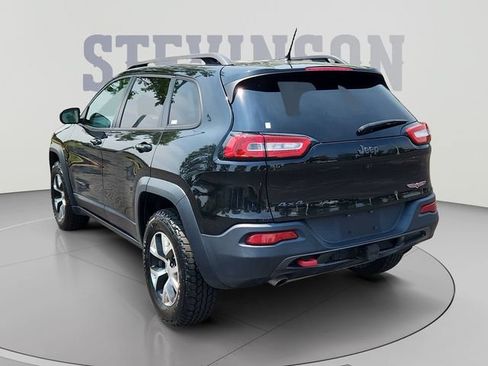 Used 2015 Jeep Cherokee Trailhawk w/ Cold Weather Group AWD/4WD image 3