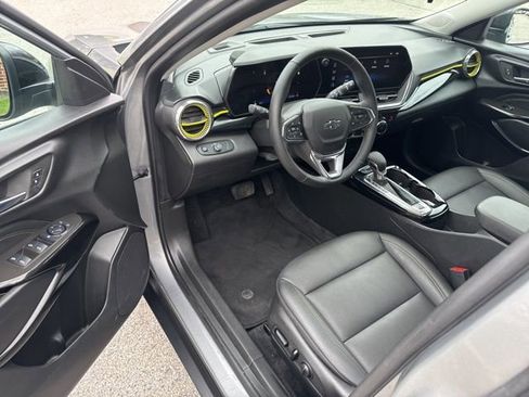 Used 2024 Chevrolet Trax ACTIV w/ Sunroof Package FWD image 51