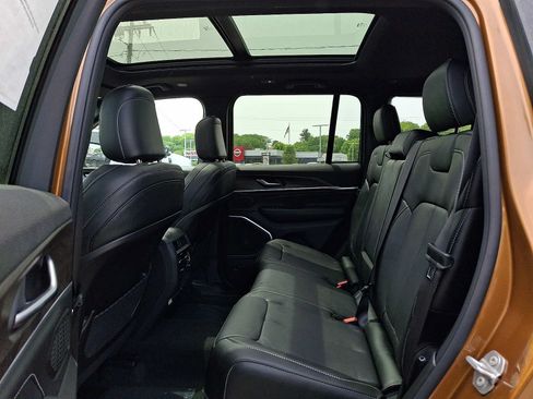 New 2026 Jeep Grand Cherokee Limited AWD/4WD image 6