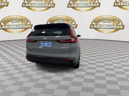 Used 2024 Honda CR-V EX image 2