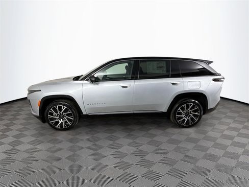 Used 2025 Jeep Wagoneer S Limited image 5