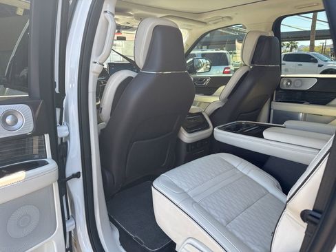 Used 2022 Lincoln Navigator L Black Label image 16