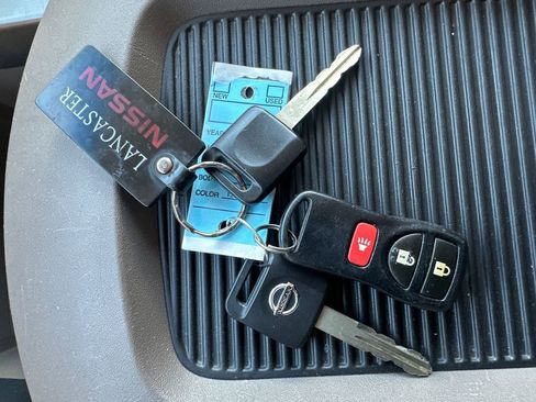 Used 2012 Nissan Titan SV w/ SV Value Truck Pkg AWD/4WD image 14