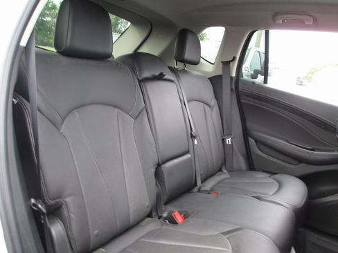 Used 2019 Buick Envision Essence image 19