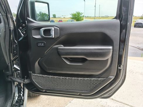 Used 2024 Jeep Wrangler Unlimited Rubicon 4xe w/ Convenience Group AWD/4WD image 29