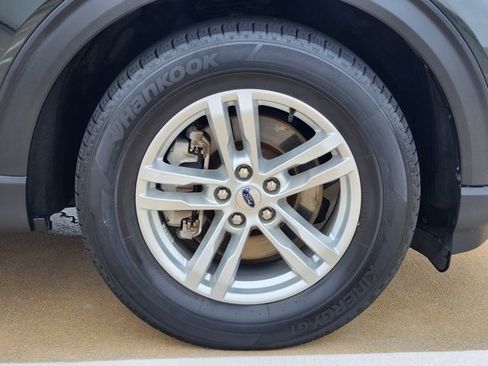 Used 2023 Ford Explorer XLT image 10