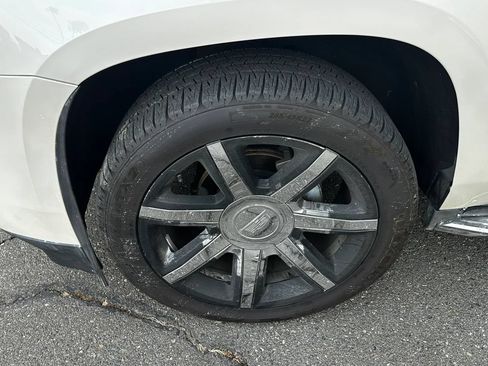 Used 2015 Cadillac Escalade Luxury AWD/4WD image 34