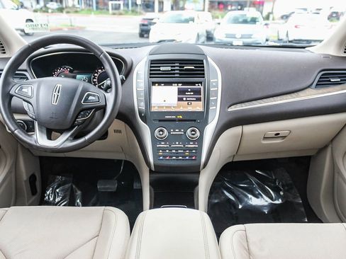 Used 2017 Lincoln MKC Reserve image 12