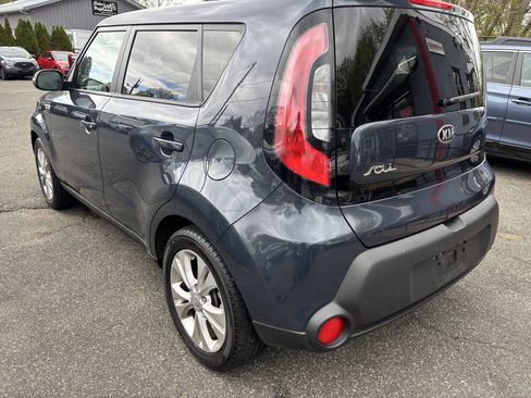 Used 2014 Kia Soul + FWD image 3