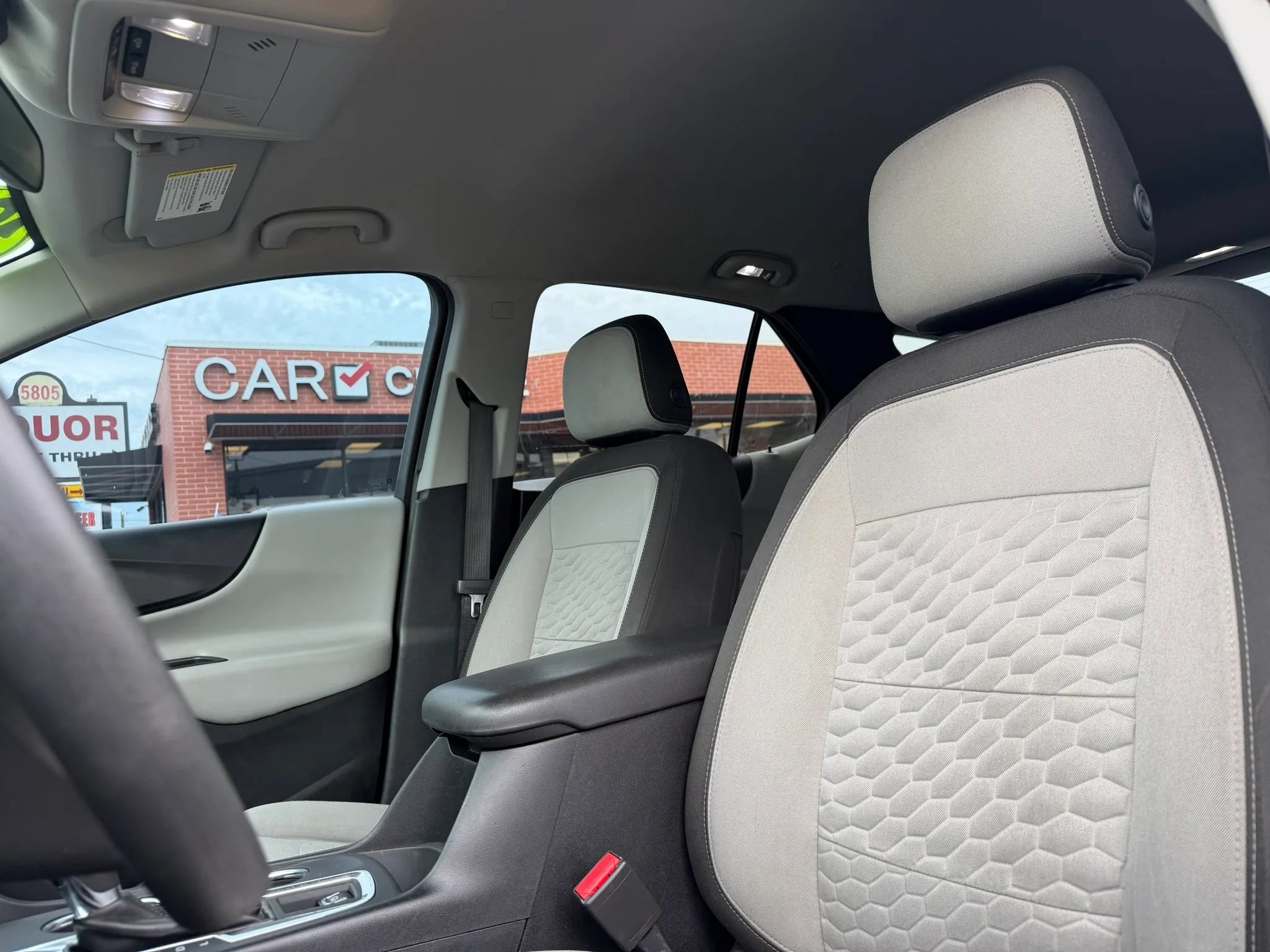 Used 2019 Chevrolet Equinox LS w/ LS Convenience Package FWD image 9