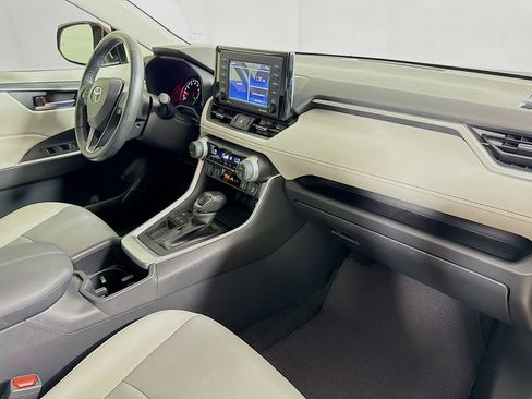 Certified 2022 Toyota RAV4 XLE Premium FWD image 30
