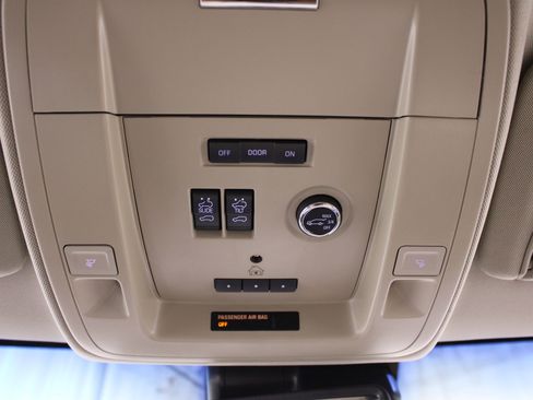 Used 2017 GMC Yukon XL Denali w/ Open Road Package image 22