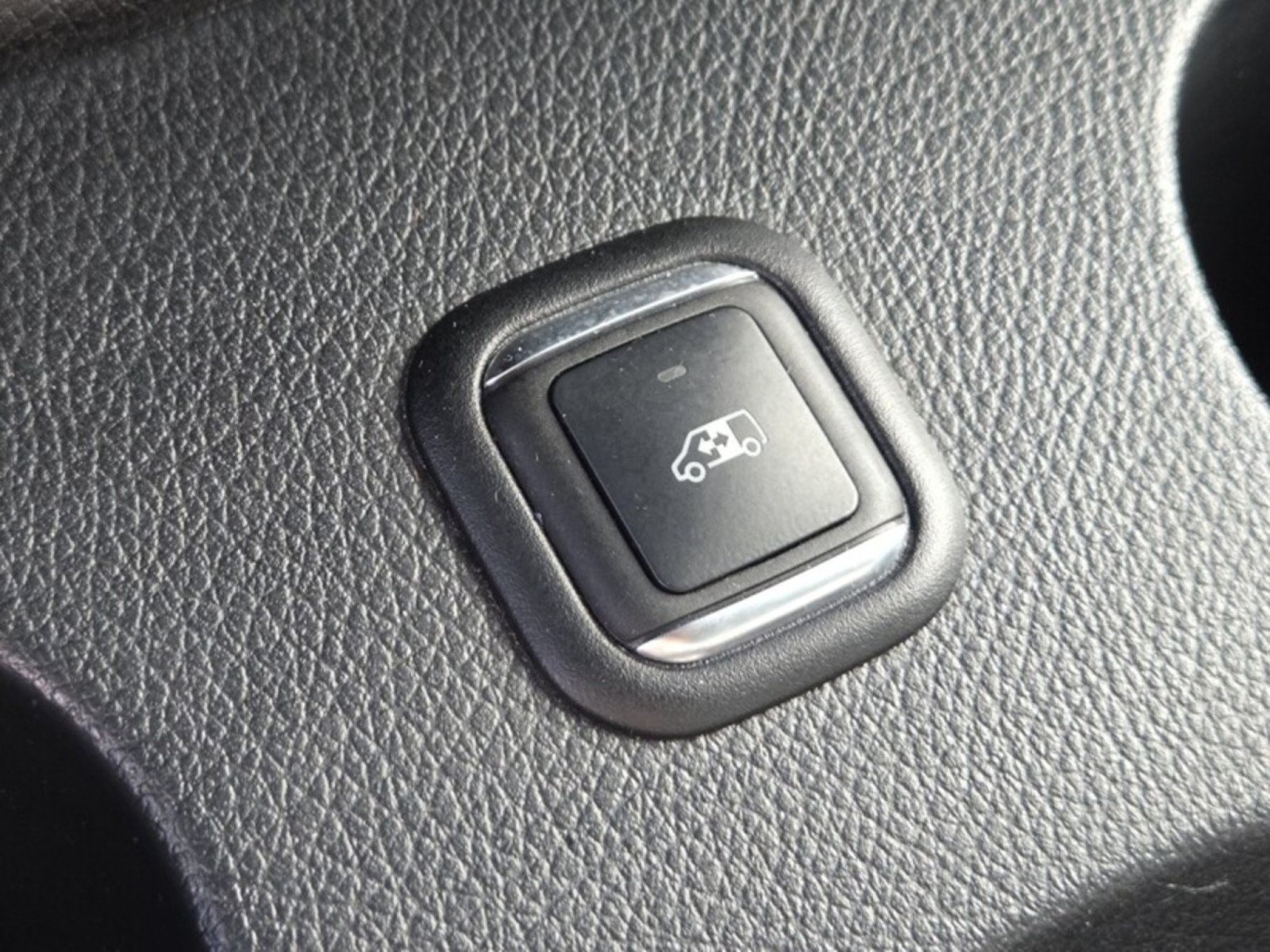 Used 2024 Mercedes-Benz Sprinter 2500 image 33