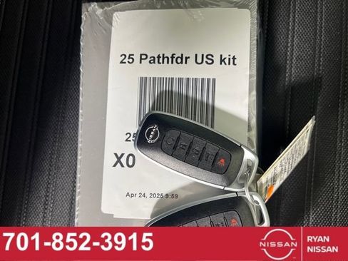 New 2025 Nissan Pathfinder Rock Creek image 16
