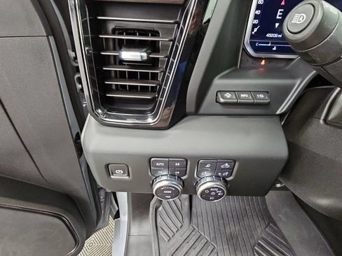 Used 2024 GMC Sierra 2500 AT4 w/ Technology Package AWD/4WD image 29