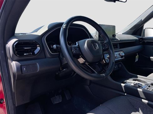 Certified 2025 Honda Pilot Sport image 10