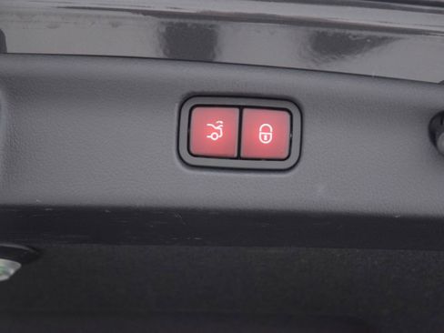 Used 2023 Mercedes-Benz C 300 Sedan image 33