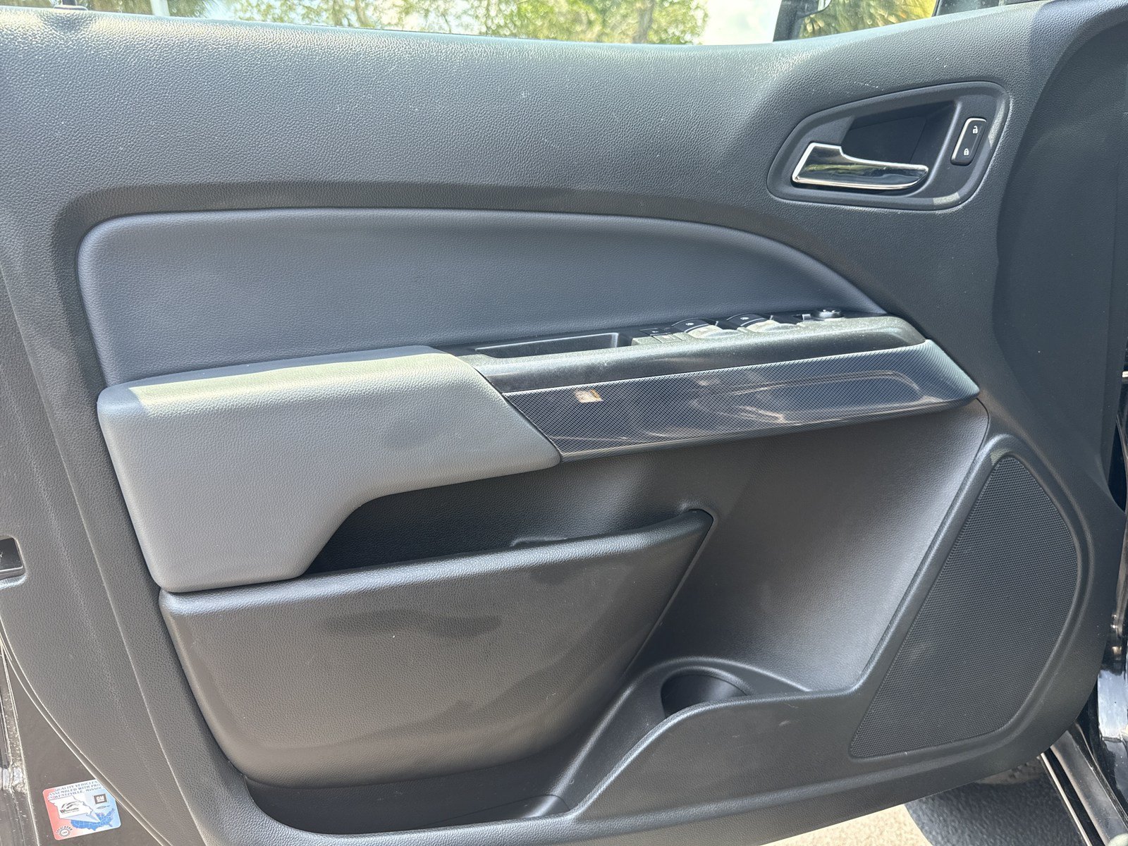 Used 2022 Chevrolet Colorado Z71 AWD/4WD image 14