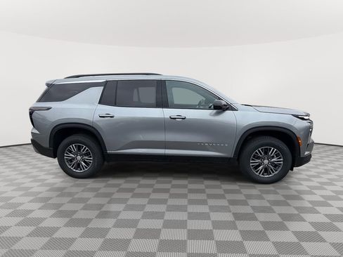 New 2026 Chevrolet Traverse LT w/ Driver Confidence Package AWD/4WD image 3