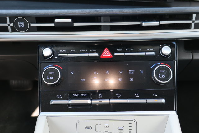 Used 2026 Hyundai Santa Fe SEL FWD image 14