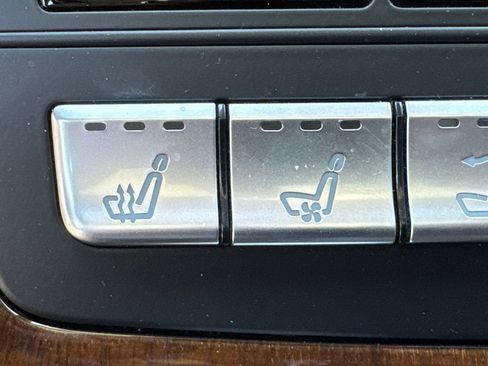 Used 2013 Mercedes-Benz SL 550 image 26