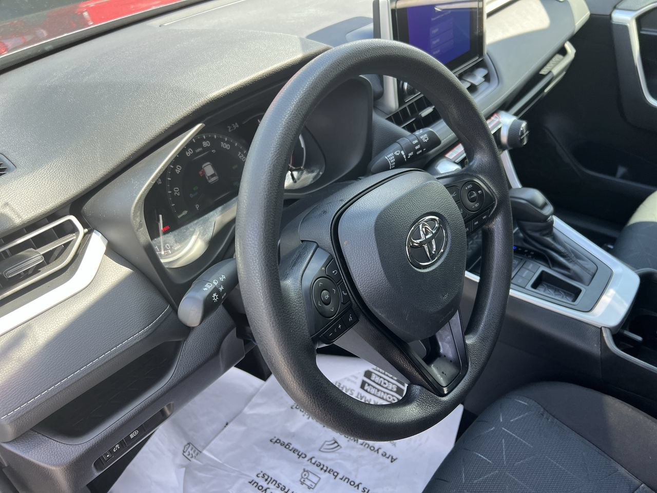 Used 2025 Toyota RAV4 XLE FWD image 18