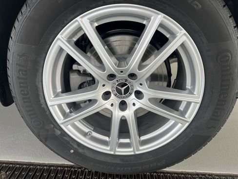 Certified 2025 Mercedes-Benz GLC 300 image 11