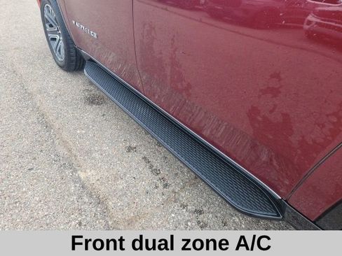 Used 2024 Jeep Wagoneer L Series II w/ Flexible Seating Group AWD/4WD image 6