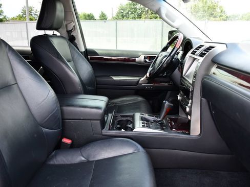 Used 2016 Lexus GX 460 w/ Premium Package AWD/4WD image 33