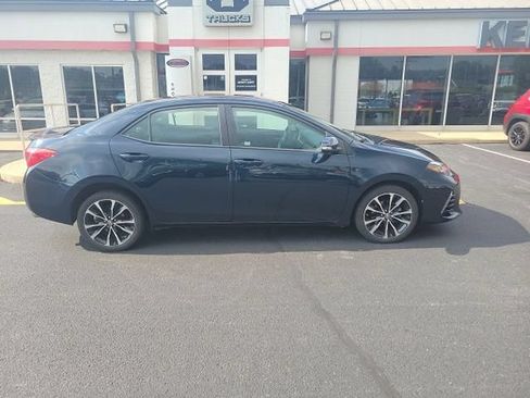 Used 2017 Toyota Corolla SE w/ Carpet Mat Package (TMS) FWD image 4