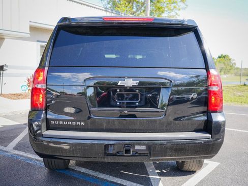 Used 2020 Chevrolet Suburban LT image 6