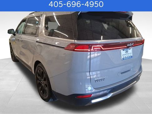 Used 2023 Kia Carnival SX Prestige image 3