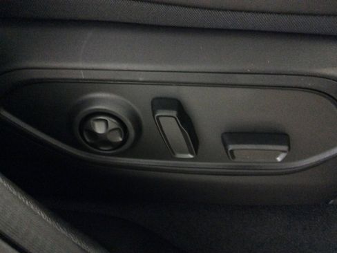 New 2025 Jeep Grand Cherokee Limited w/ Black Appearance Package image 37