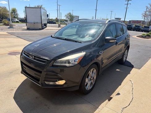 Used 2015 Ford Escape Titanium w/ Canadian Touring Package AWD/4WD image 3