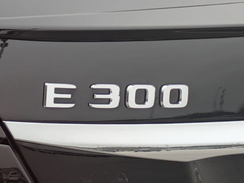 Used 2019 Mercedes-Benz E 300 image 34