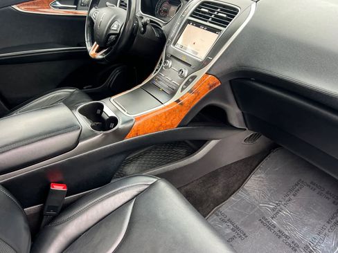 Used 2018 Lincoln MKX Reserve image 17