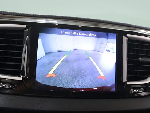 Used 2017 Chrysler Pacifica Touring-L FWD image 12
